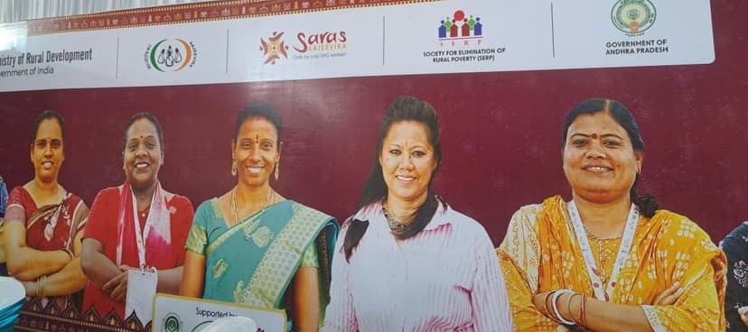 झारखंड की SHG दीदियों का राष्ट्रीय मंच पर जलवा, खूंटी की यशोदा देवी और लक्ष्मी को मिला बेस्ट हैंडमेड प्रोडक्ट अवार्ड
